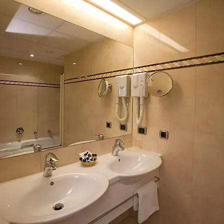 Ξενοδοχείο Pacific 3*