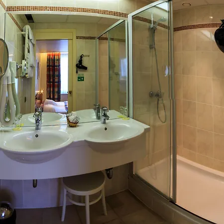 Pacific Hotel 3*