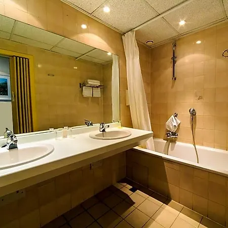 Pacific 3*